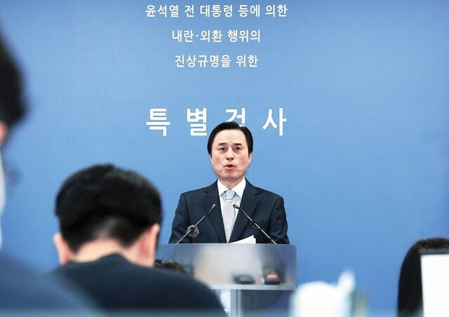 “尹, 무력으로 반대세력 제거하려 계엄”