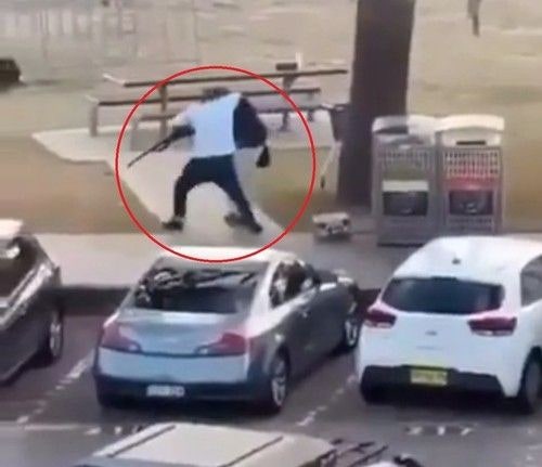 시드니 ‘총격범 제압’ 영웅은 43세 과일장수