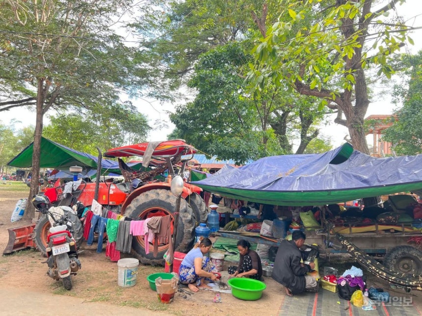 태국-캄보디아 전쟁 피란민들이 16일 캄보디아 크럴란 지역에 몰려든 모습.조학현 선교사 제공