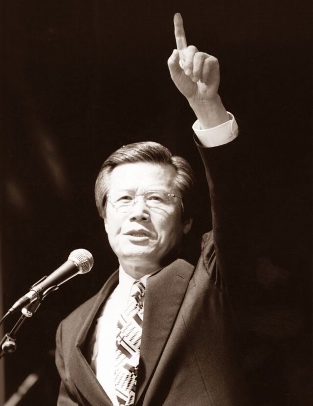 옥한흠 사랑의교회 원로목사는 교회 성장을 최우선 가치로 치던 1970년대 제자 훈련을 도입, 한국교회에 성공적으로 정착시켰다. 사진은 옥 목사 생전 설교 모습. 국민일보DB