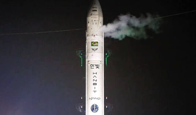 [포토] 韓 첫 상업발사체 발사 직후 폭발… 내년 재도전