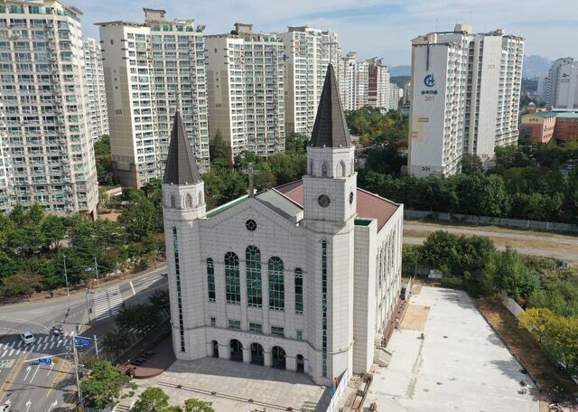 경기도 고양 일산동구에 있는 일산광림교회 전경.1995년 광림교회 지교회로 시작한 이 교회는 올해 창립 30주년을 맞았다.국민일보DB