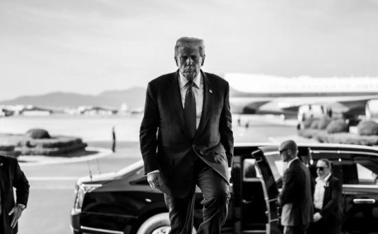 미중정상회담이 열린 지난해 10월 30일 김해공항에서의 트럼프 대통령. 백악관 홈페이지 캡처