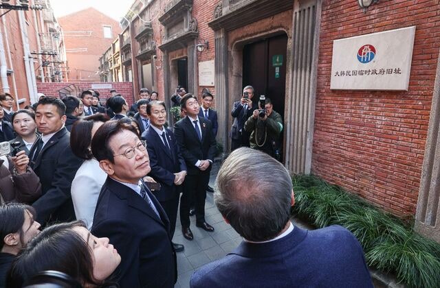 [포토] 대한민국 임시정부청사 둘러보는 이 대통령
