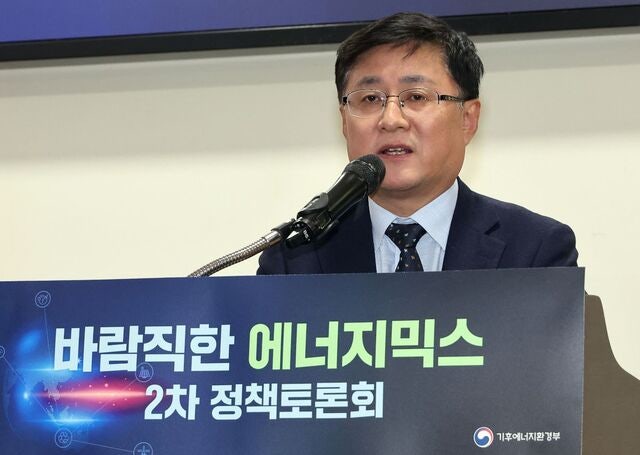 [사설] 기후부 장관의 탈원전 반성, 정치 논리 탈색 계기돼야