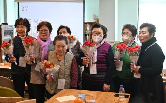 시인 할머니·문학 소년… 교회 도서관, 꿈을 키우다