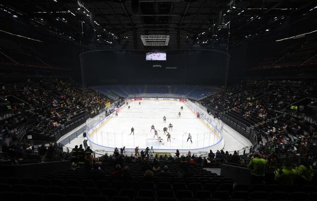 올림픽 한 달도 안 남았는데… 아이스하키 빙판 구멍, 스키장은 완공도 못해