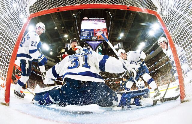 [포토] 치열한 문전 공방