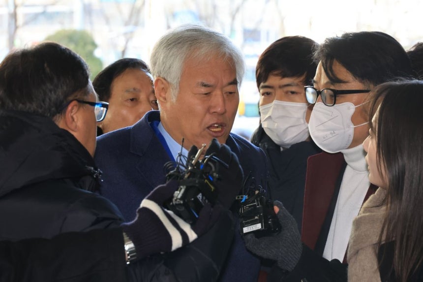 전광훈 사랑제일교회 목사가 13일 서울서부지방법원에서 열린 구속 전 피의자 심문(영장실질심사)에 출석하고 있다.연합뉴스