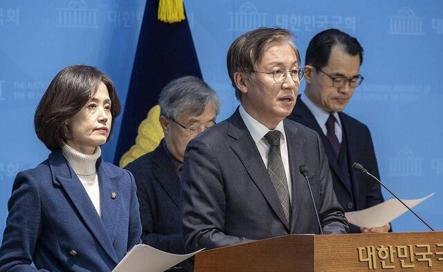 여권은 검찰개혁 내홍… ‘봉욱 책임론’ 확산