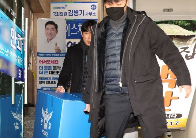 警, 김병기 자택 등 압수수색… 뒤늦은 강제수사 물증 확보 관건