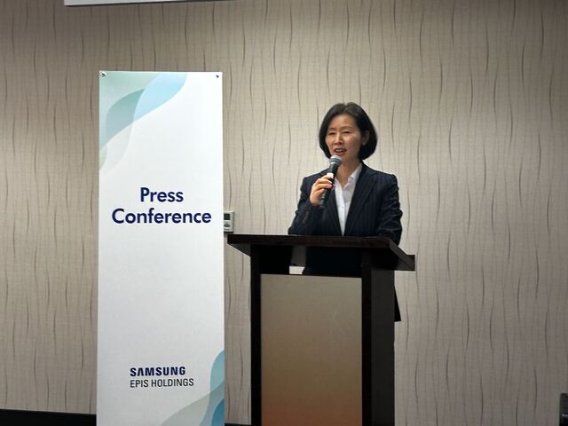 김경아 삼성에피스홀딩스 사장이 14일(현지시간) 미국 샌프란시스코에서 가진 기자 간담회에서 취재진의 질문에 답하고 있다.