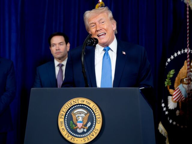 도널드 트럼프 미국 대통령이 지난 3일(현지시간) 플로리다주 팜비치 마러라고클럽에서 니콜라스 마두로 베네수엘라 대통령 체포와 관련해 기자회견을 하고 있다.지난해 9월부터 베네수엘라를 군사적으로 압박한 이유를‘미국