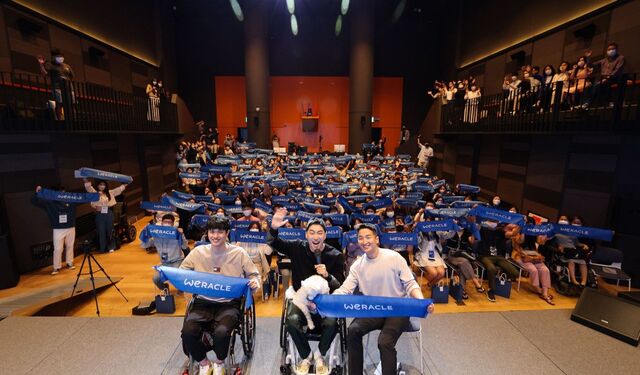 2022년 유튜브 채널‘위라클’팬미팅에서 박위와 촬영한 장면.