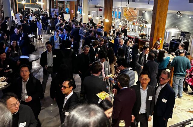 미국 샌프란시스코 더 하워드에서 지난 14일(현지시간) 한국바이오협회가 주최한 글로벌 네트워킹 행사 코리안 나이트에 사람들이 붐비고 있다.샌프란시스코=신주은 기자