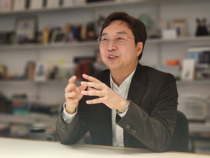 유현준 교수가 최근 서울 강남구‘유현준앤파트너스 건축사사무소’에서 하나님의 계획과 어긋난 듯 보였던 지난 11년의 여정을 회고하고 있다.