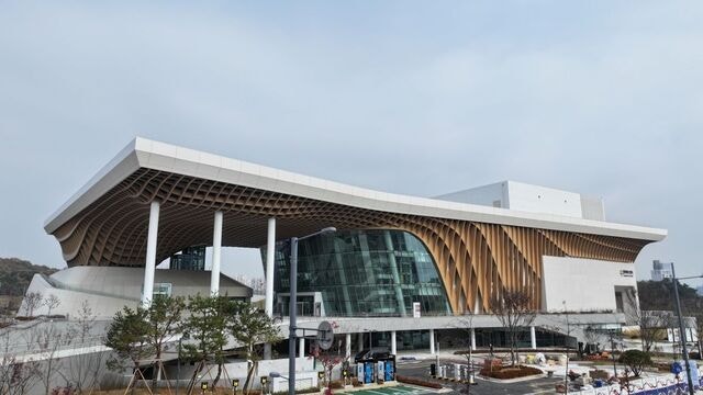 정명훈·임윤찬 무대로 문 연 평택아트센터