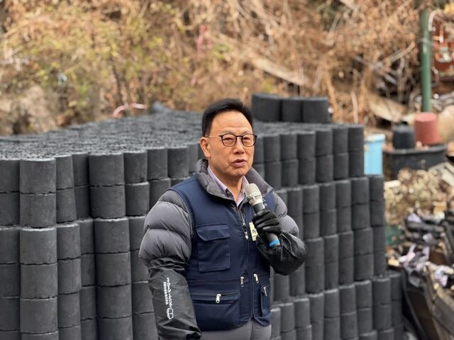 “지문 닳도록 연탄 날랐지만… 1억장 대기록 앞 보릿고개 닥쳐”