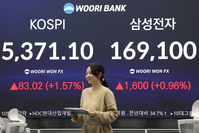 [포토] ‘삼성전자 시총 1000조원 시대’ 개막