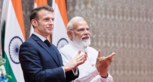 [포토] 나란히 선 프랑스·인도 정상