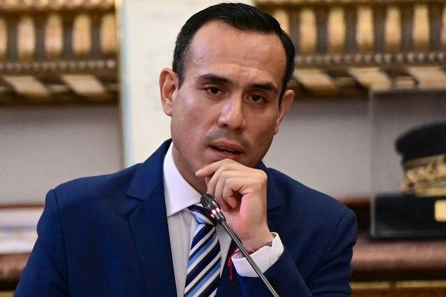 페루, 탄핵으로 집권한 대통령 4개월 만에 탄핵