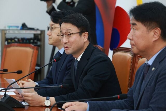 여당 “사법개혁 3법 이달 처리”… 법왜곡죄 등 尹이 악용 우려도