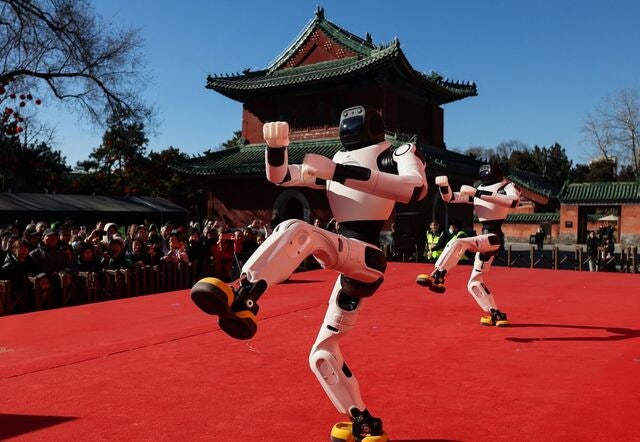 취권부터 빨래 개기까지… 中 춘제 쇼 점령한 로봇