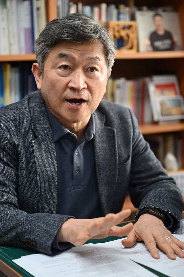 “‘개발병’ 앓는 한국… 한강변에 고층 아파트 장벽만 높였다”