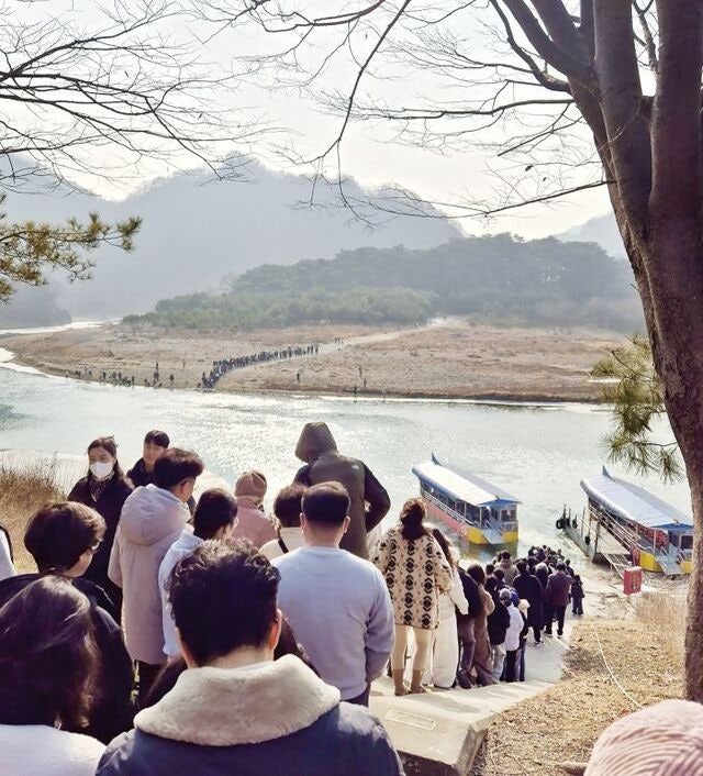 ‘왕사남’ 돌풍 덕에… 북적이는 영월