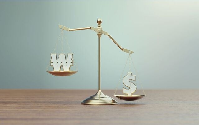 美 관세 제동, 환율 시나리오는… 1300원 안정 vs 1500원 위협