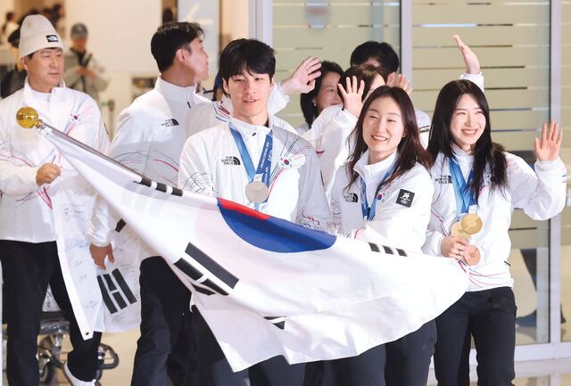 감동 드라마 쓴 선수단에… 시민들 “수고했다”