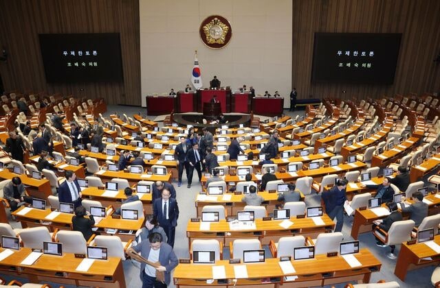 與 끝내 법왜곡죄 본회의 상정… 법원장회의선 대응책 분주