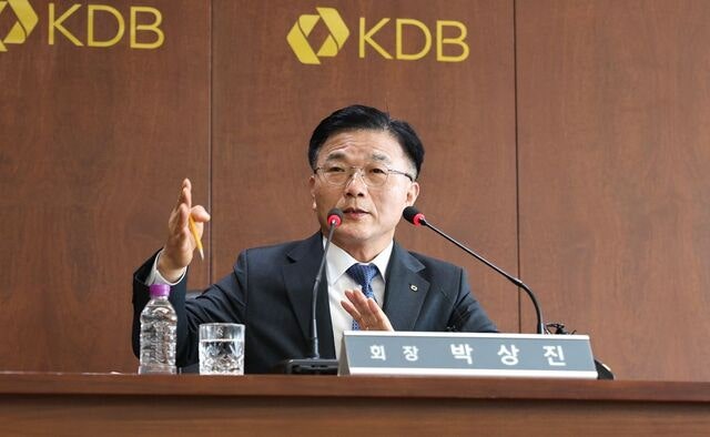 산업은행 회장, 부적절 언행 “진심으로 사과한다”