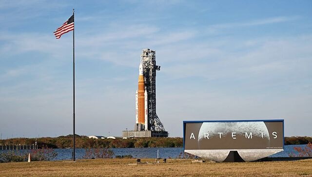 [포토] 발사대에서 조립동으로 복귀한 아르테미스