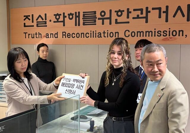 “이름·생일 전부 지워진 채 입양” 3기 진실화해위 ‘1호 사건’은 해외입양