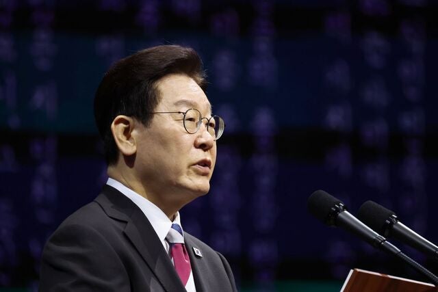 李 “한·중·일 화합 어느 때보다 중요… 北과 대화 노력 계속”