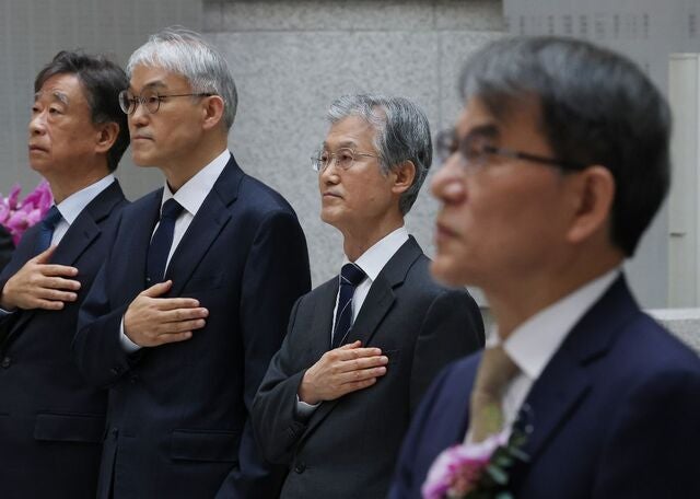 조희대 “갑작스런 개혁, 국민에 도움되는지 숙고해 달라”