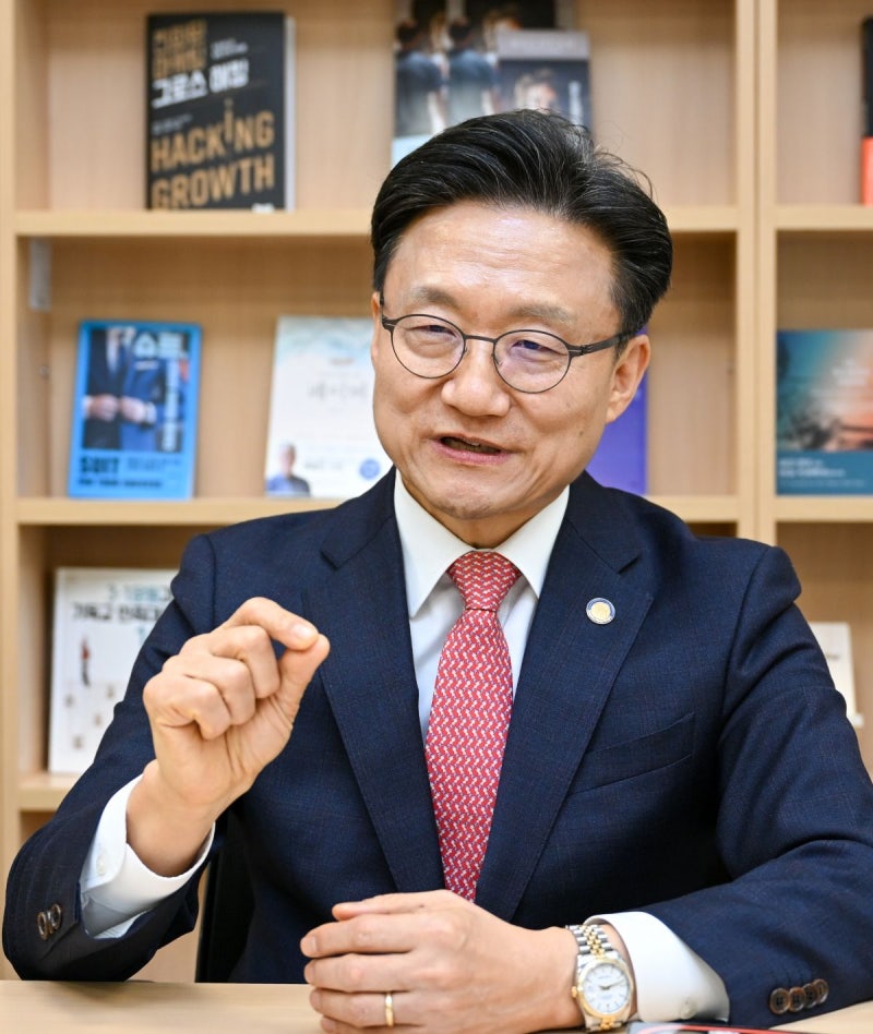 “폭락장에 줍줍해야 하나요?” 200조 굴린 장로님의 투자법