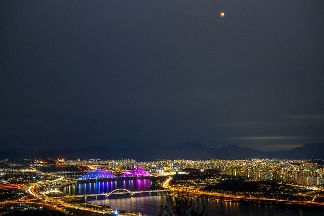 낮보다 아름다운 ‘7성급’ 밤 풍경