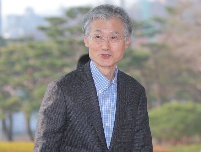 ‘정치 고발’ ‘정치 소원’… 흔들리는 법