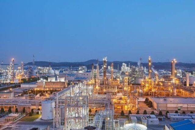 ‘전쟁 직격탄’ 석화업계, 연쇄 ‘공급 불가항력 가능’ 통보