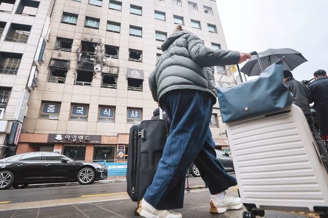 BTS 공연 일주일 앞두고… 소공동 캡슐호텔 화재로 일본인 1명 의식불명