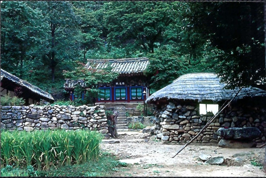 영천시 신녕면 수도사 원통전.           영천시 제공