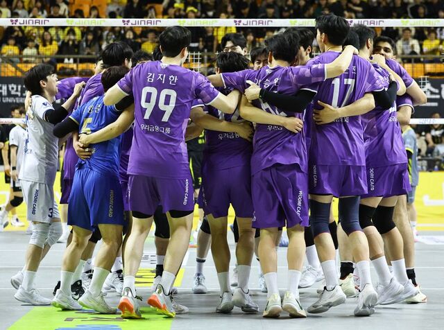 박철우 매직 또 통했다… 우리카드, 2년 만에 PO 진출