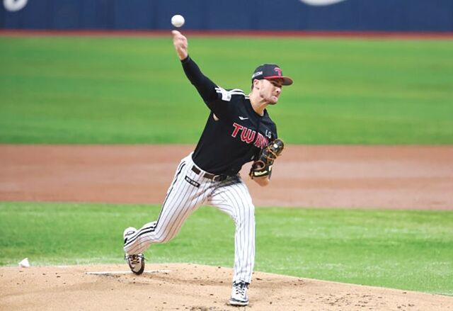 톨허스트 돌아오자 LG 기지개