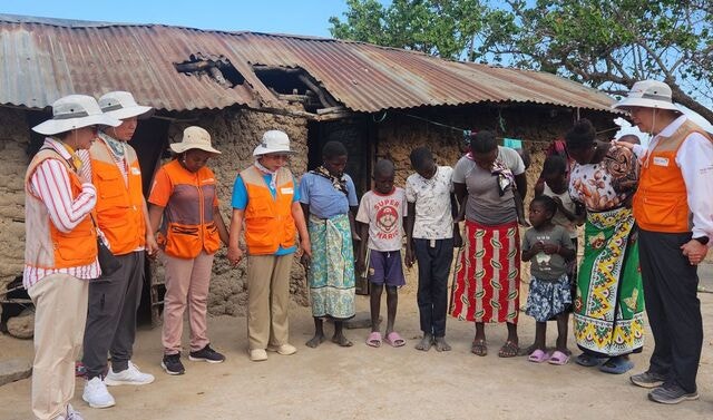 숯 만들어 아홉 남매 키우는 빈곤 가정… “복음으로 변화된 삶이 해법”