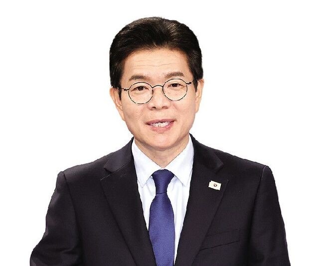 與野 하나같이 정원오만 때린다