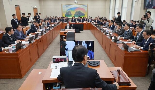 정무위 법안심사 개점휴업