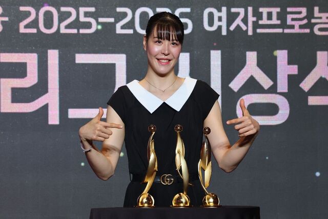 여왕의 귀환, 적수 없었다