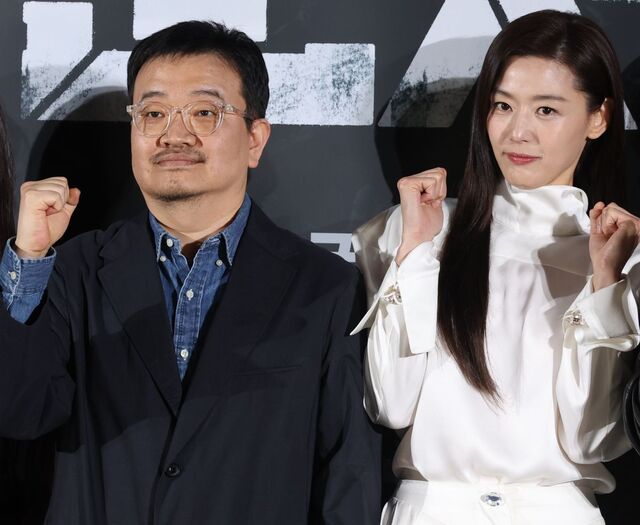 전지현, 좀비물 ‘군체’로 11년 만에 스크린 복귀